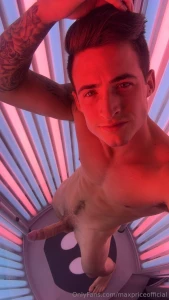 Tanning bed always gets me so hot n bothered i get sooo horny in there part 2