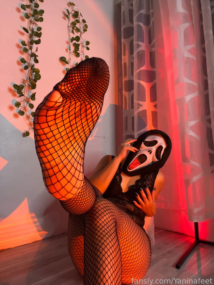 Halloweengirl happy soles feet feetmodel feetfetish halloween fyp part 2 