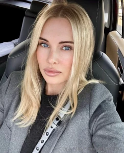 Hi i m the_snow_queen mommy who will punish you for bad behavior i am part 66