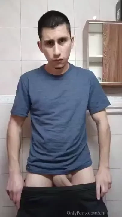 Que rico es pajearme y tirar un escupo para que se sienta a n m s rico 