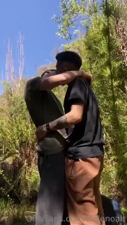 Con el nickehann nos juntamos en el bosque y nos calentamos tanto que 