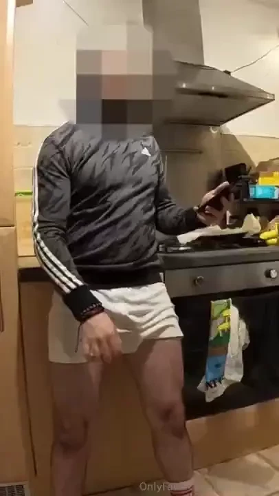 Secretly filmed jack having a tug thru his boxers to completion so 