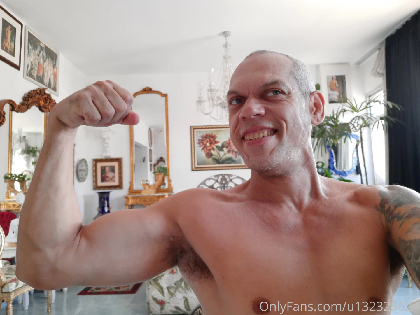 Flexing all time as u can see 