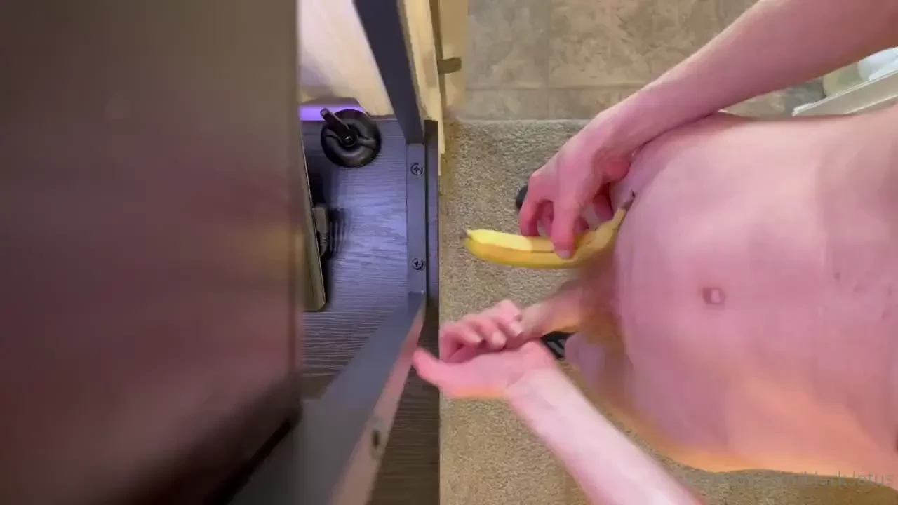 Whose banana are you wanting i know which one i would prefer to have 