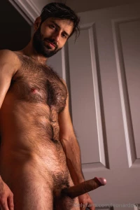 Verbally hinting to use both hands and your mouth yeah i like that