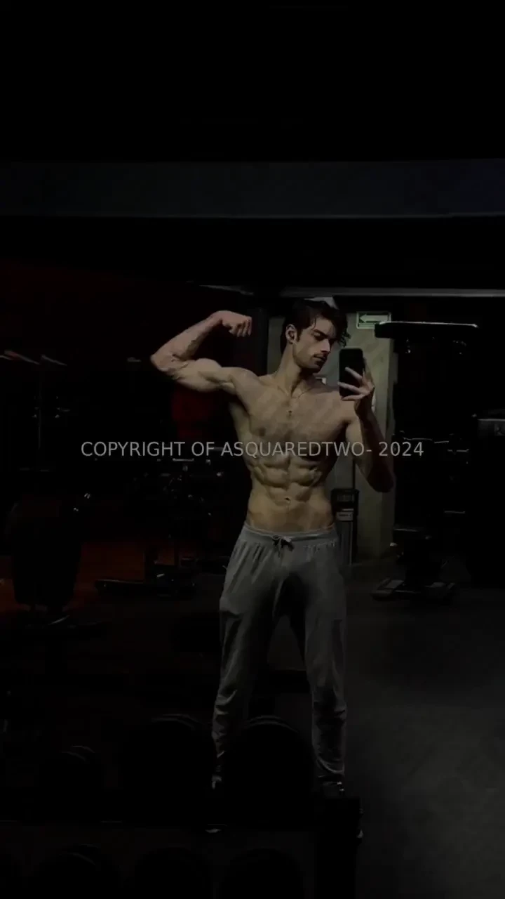 Couldn t help flexing after my chest workout 