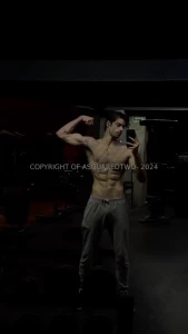 Couldn t help flexing after my chest workout