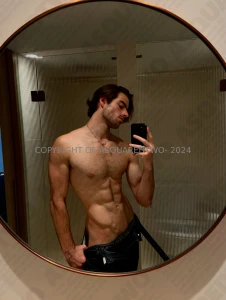 Love me a good mirror selfie part 1