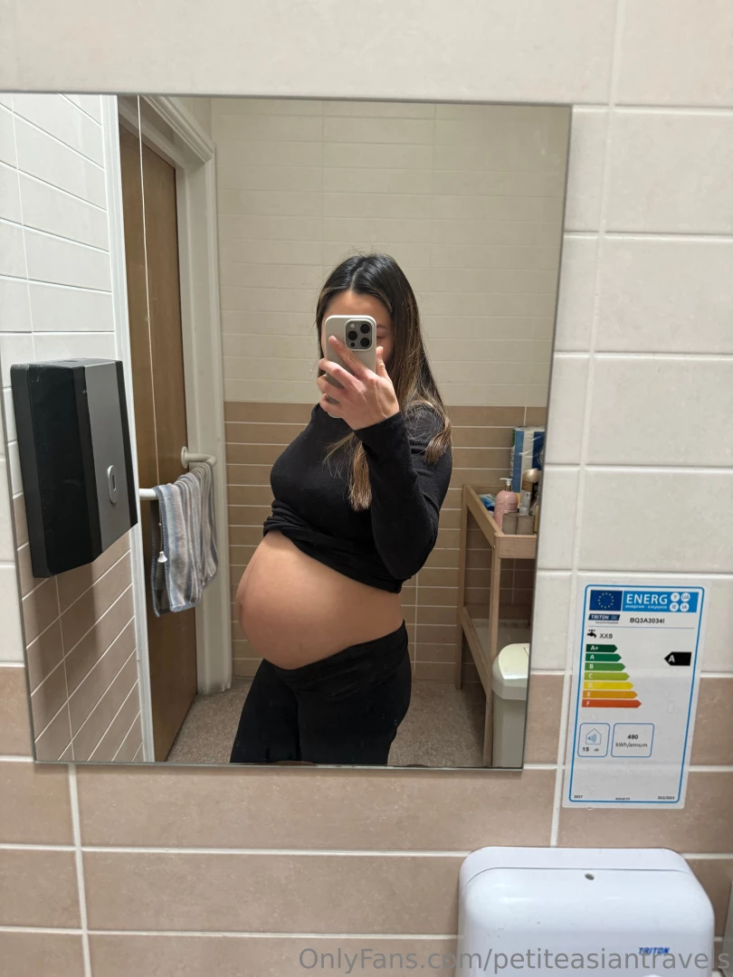 Keep swiping not many days left in work before maternity leave part 4 