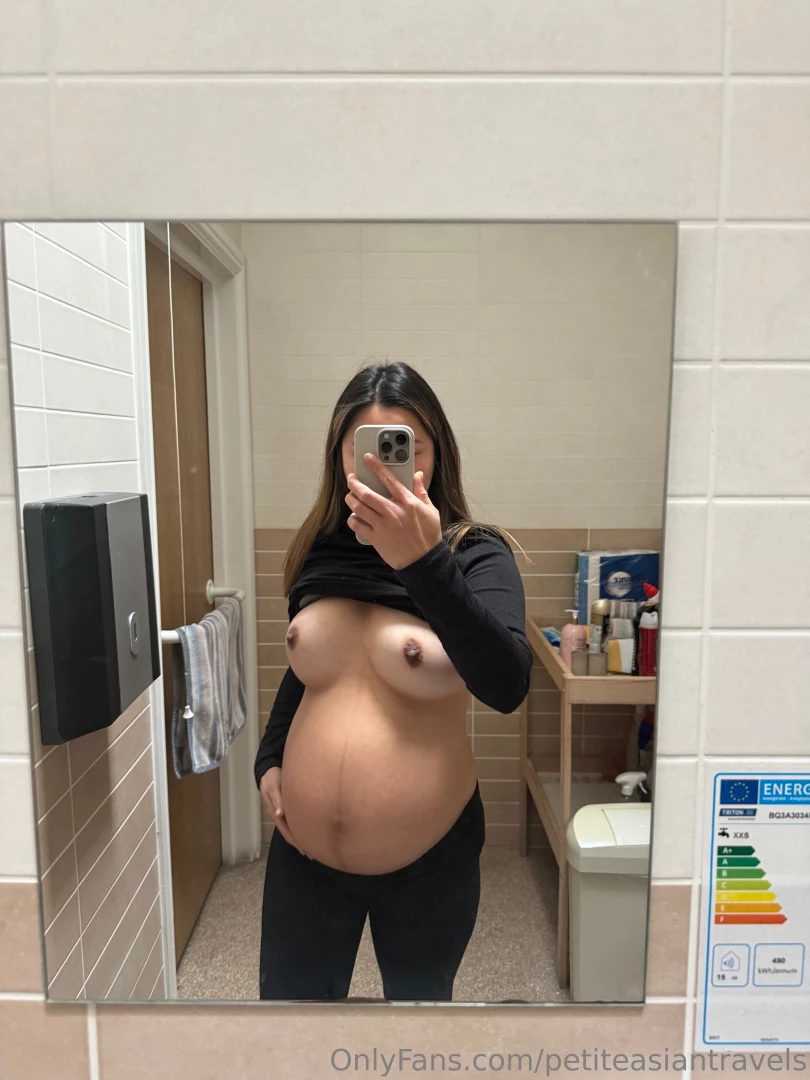 Keep swiping not many days left in work before maternity leave part 1 