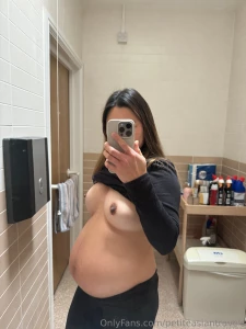 Keep swiping not many days left in work before maternity leave part 5