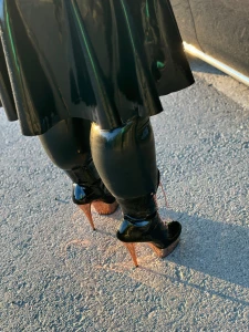 Latexdress leggings and higheels coming to my paid site misslatexangel