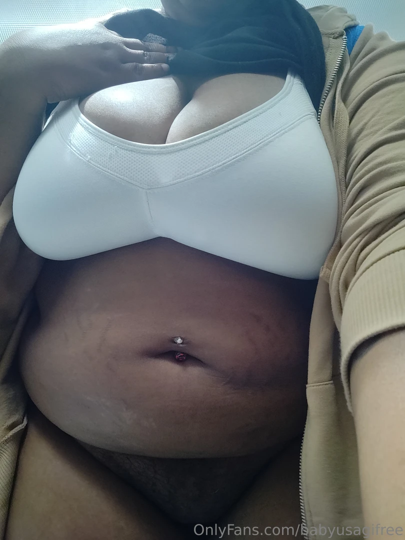 Can we fuck in the bathroom stall i love the chance of being caught 