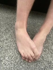 Anyone want more feet pics and content
