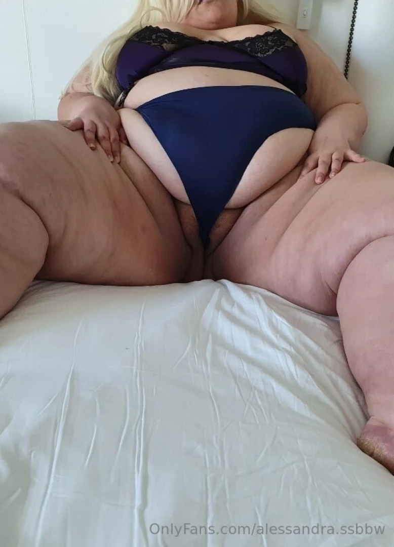 Come lie between my legs babe 