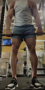 Shoulder day gym shark muscle tank