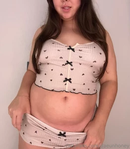 I m online waiting for your dm part 1