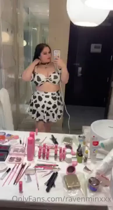 Did you guys see how cute this outfit is 