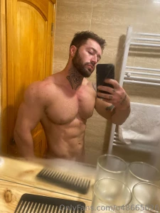 Me encantar a que tocaras mi pecho i would love for you to touch my