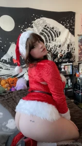 Happy new year from your favorite hoe-hoe-hoe what are you looking