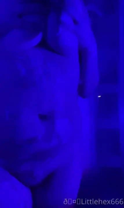 Hehehe tiddies on glass imagine what it would look like if i was 