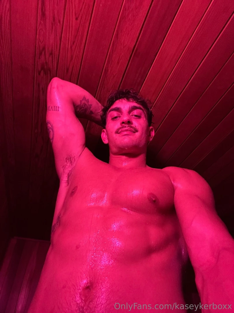 I just wanna watch you cum to this 