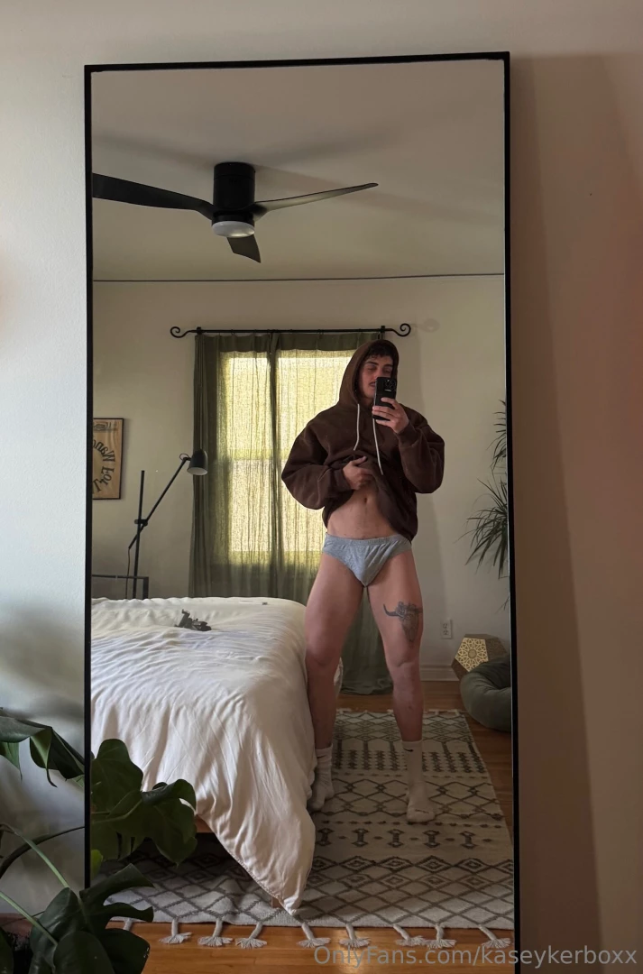 I bet you d cum right away if i let you fuck it 