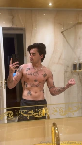 Blow me a kiss for my birthday check my dm i ve got something special