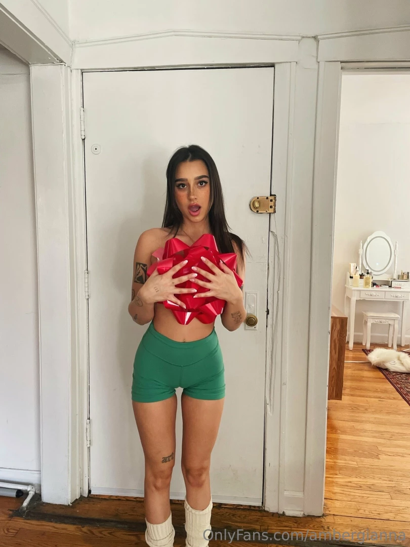 Happy titty tuesday make sure you check your dms today 