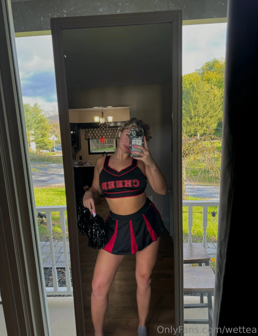 Yayy friday in true halloween spirit i had to put on my cheerleader part 1 