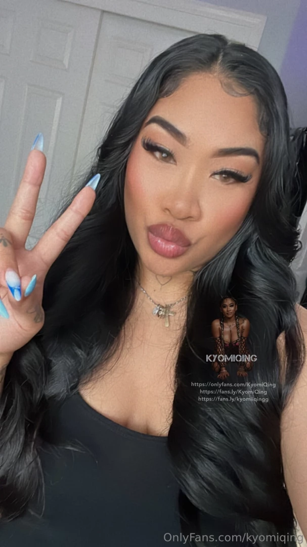 Would you paint a pretty picture on my face 