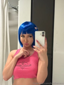 Send me a kiss in my dms