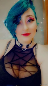 Happy yule please enjoy my totally christmas outfit