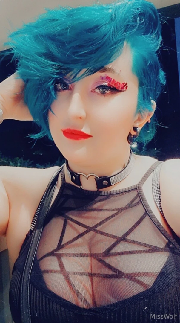 Happy yule please enjoy my totally christmas outfit part 1 