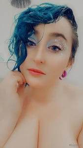 This look giving siren vibes