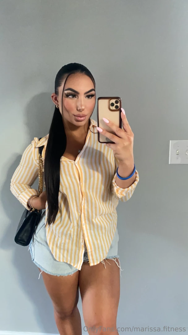 Just a girl feeling pretty 