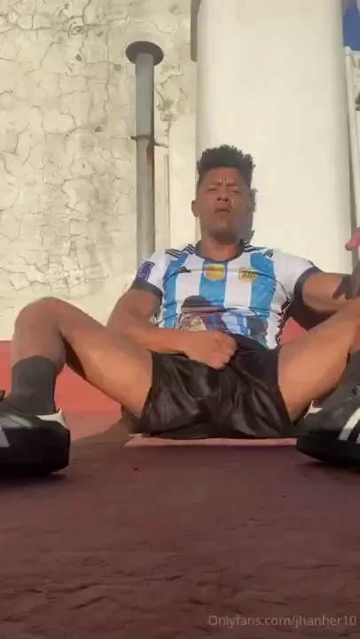 Estuve en la terraza de casa jugando con mi verga 