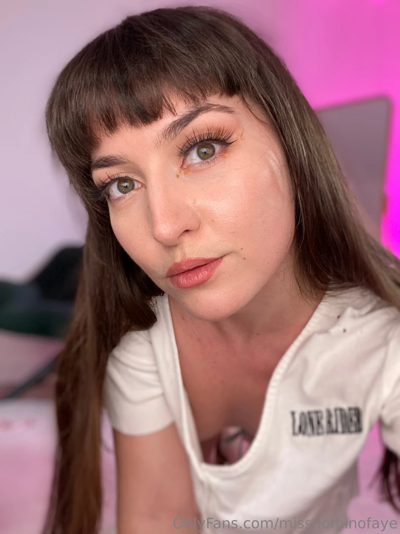 Come stick your face inbetween them on dominofaye 