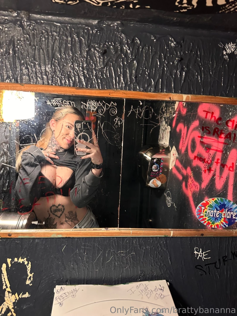 What if i pulled you into this tiny bathroom for a quickie while we re 