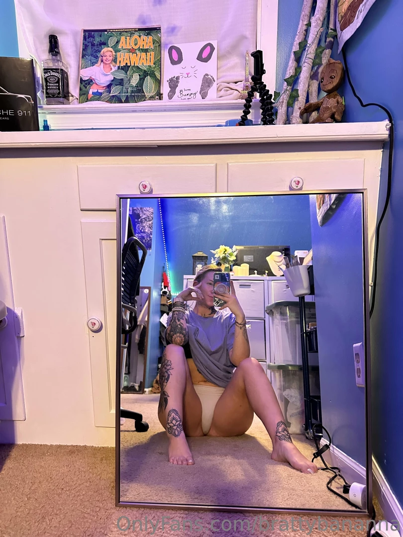 So sleeeeepy been working my booty off can you help me relax or not 