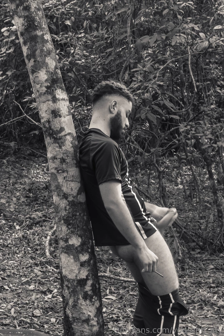 Ficar pelad o e bater uma punheta na mata d o maior tes o getting 