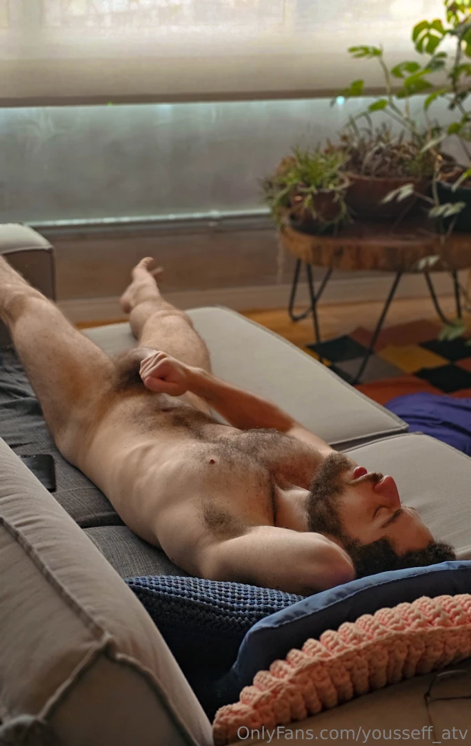 Fui flagrado batendo punheta e dei uma leitada caught jerking off and 