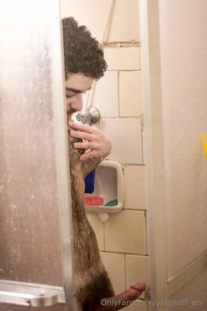 Tomando um banho taking a shower part 6 