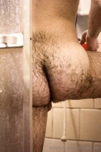 Tomando um banho taking a shower part 3