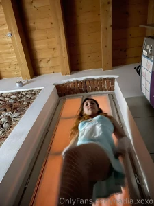 Alice nel paese delle meraviglie ti pesta con veemenza part 1