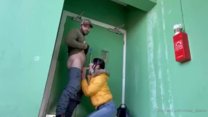 Risky public blowjob evangelovexxx