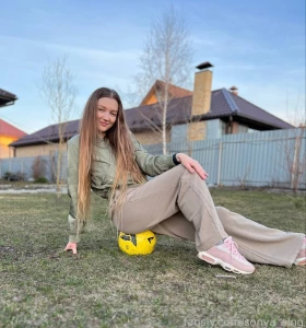 I want to sit on your head goddess mistress sportgirl worshipgoddess