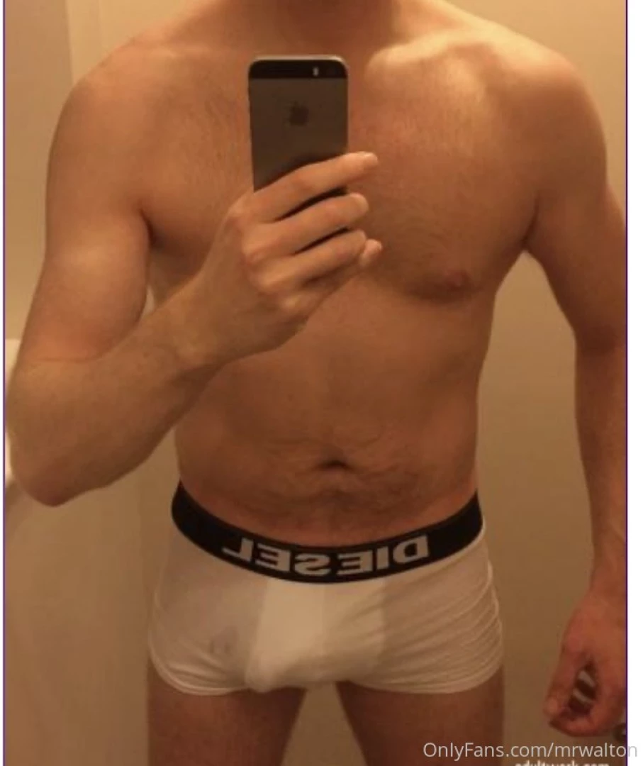 Bit of a throwback to a slightly younger skinnier but equally horny me 