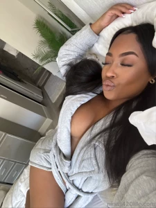 Don t sleep yet wanna have fun with me now