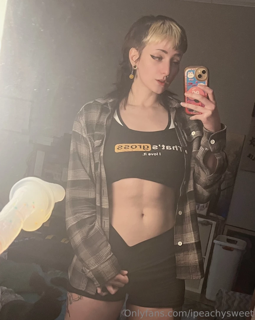 Just showing off my abs and the new suction cup dildo i got yuhhhh part 1 